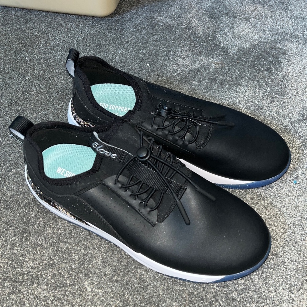 Clove shoes